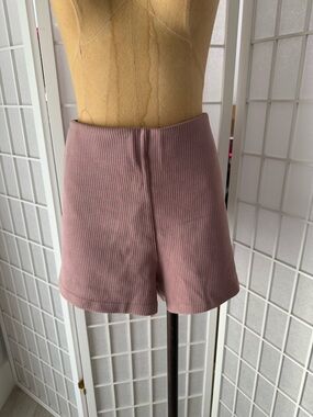 Lululemon Ribbed High Rise Shorts Pink Mauve Size 12 Soft Stretch Athleisure